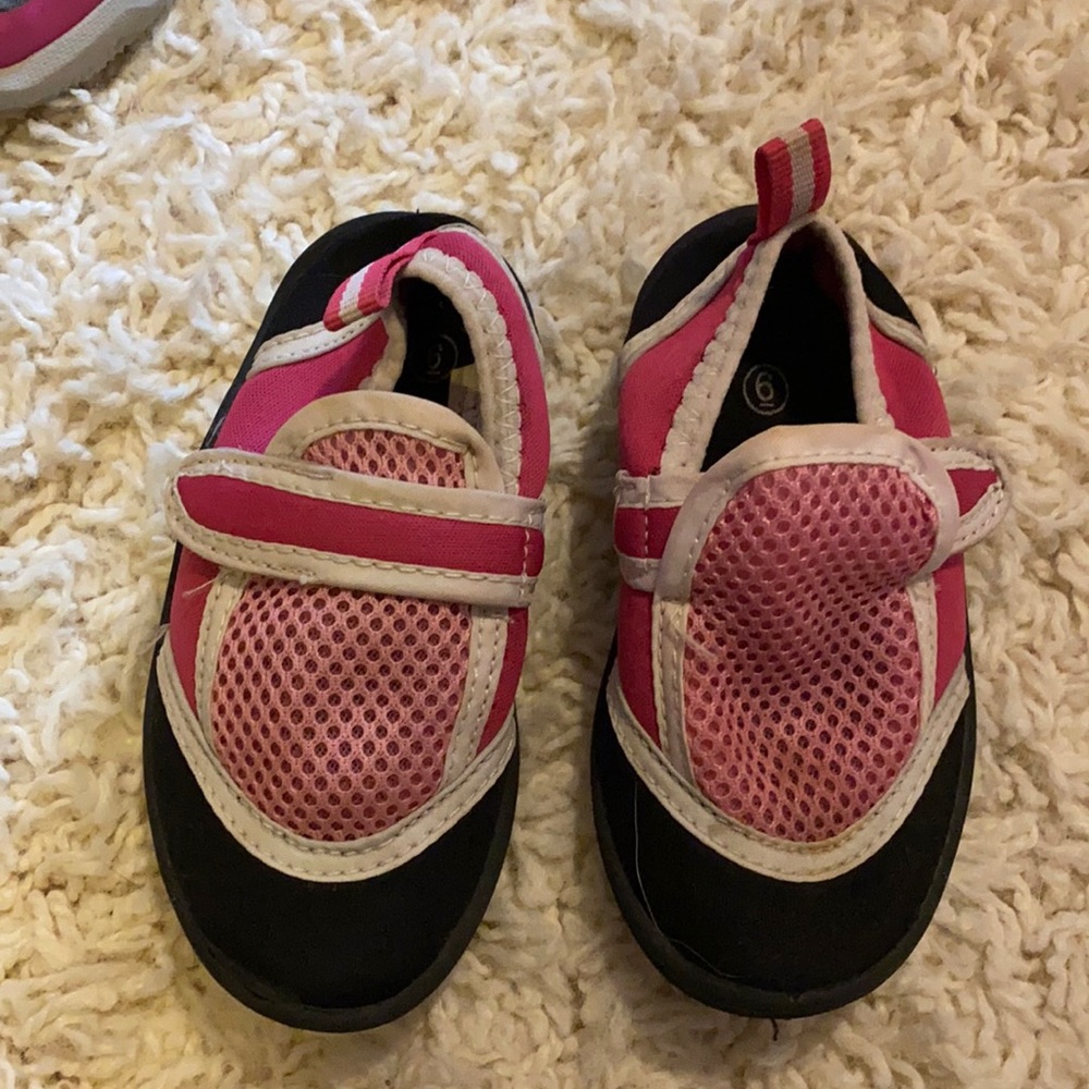Northside Girls Water Shoes Size 6